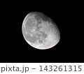 夜空に浮かぶ月 月齢19 寝待月 143261315