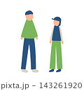 長袖を着た男女のイラスト 143261920