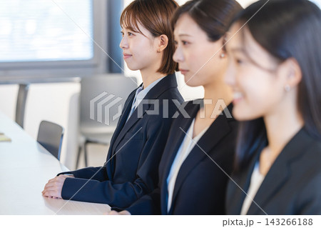 集団面接 集団面接 143266188