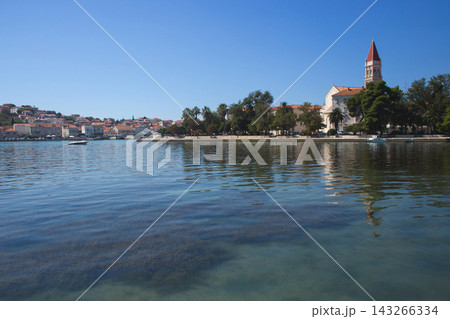 Scenic view of the historic waterfront and the Cathedral of St. Lawrence in Trogir, Croatia 143266334