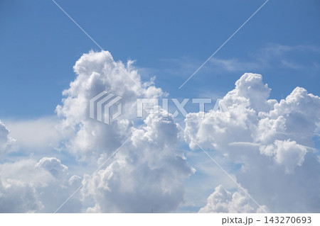 青空に浮かぶ夏の積雲 青空に浮かぶ夏の積雲 143270693