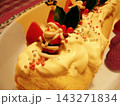 クリスマスケーキ　サンタとストロベリー 143271834