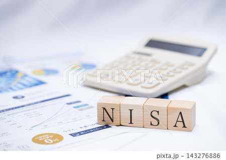 NISAと電卓の投資イメージ 143276886
