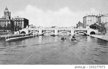 古写真　1929-1933年　大阪市の堂島川可動堰（現在の水晶橋） 143277975