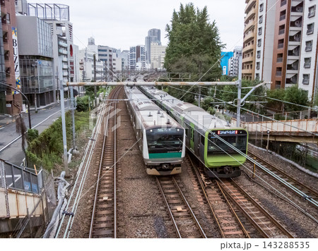 【四反道跨線人道橋】歩道橋から見る埼京線と山手線の電車 【四反道跨線人道橋】歩道橋から見る埼京線と山手線の電車 143288535