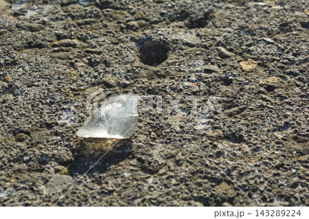 校庭の砂に含まれるリサイクルガラス造粒砂 校庭の砂に含まれるリサイクルガラス造粒砂 143289224