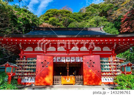 【神奈川県】朱色の外観が印象的な鎌倉の荏柄天神社 143296761