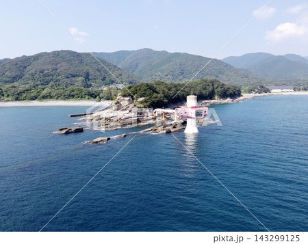 高知県土佐清水市の竜串海岸 大竹小竹や蜂の巣構造が見られる奇岩の海岸地形 高知県土佐清水市の竜串海岸 大竹小竹や蜂の巣構造が見られる奇岩の海岸地形 143299125
