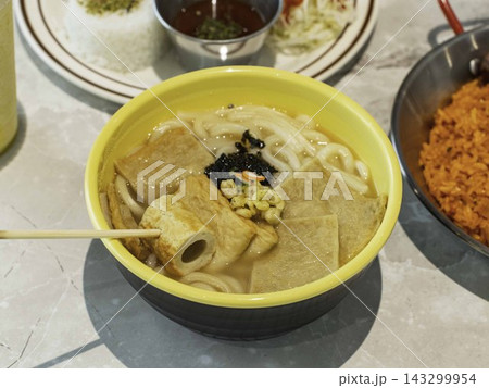 Korean Fish Cake Udon Noodle Soup 143299954