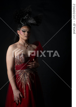 transvestite in studio 143300912