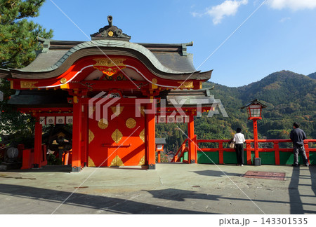 秋の津和野太皷谷稲成神社 143301535