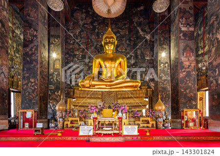Bangkok, Thailand - January 17, 2026 : The Golden Buddha image Phra Sri Sakyamuni in the main chapel of Wat Suthat Thepwararam.. 143301824