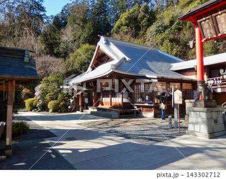 静かな太平山神社の境内風景　栃木市 143302712