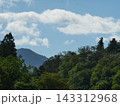山の上に広がる青空 143312968