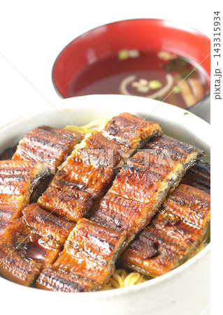 うな丼とお吸物 143315934