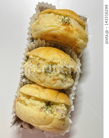 Creamy potato salad sandwich layered between soft bread slices, combining smooth potatoes, crunchy veggies, and a hint of seasoning for a satisfying and hearty snack or meal. Creamy potato salad sandwich layered between soft bread slices, combining smooth potatoes, crunchy veggies, and a hint of seasoning for a satisfying and hearty snack or meal. 143316299