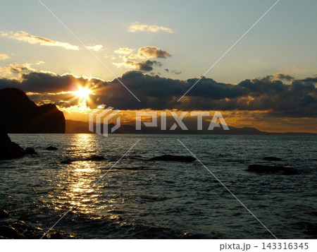海の夕暮れ 海の夕暮れ 143316345
