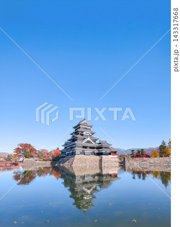 松本城（秋） 143317668