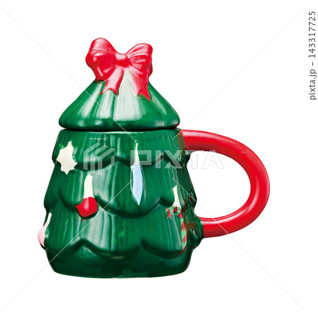 緑のクリスマスツリー型陶磁器マグカップ 蓋付き・赤いハンドル 白背景 緑のクリスマスツリー型陶磁器マグカップ 蓋付き・赤いハンドル 白背景 143317725