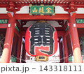 浅草寺にある雷門 143318111