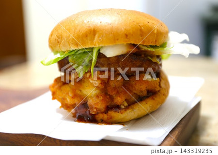 レモンチキンバーガー 143319235