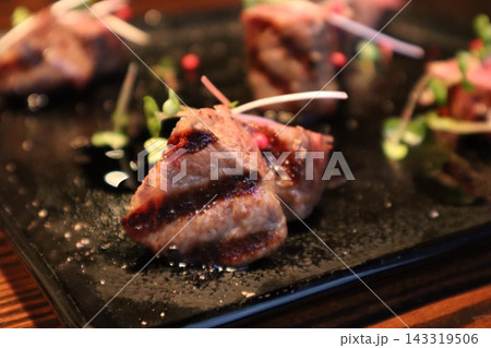 牛肉のステーキ 143319506