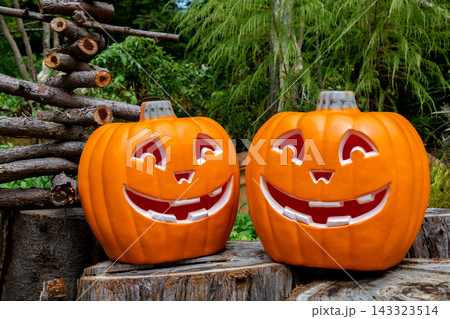 ハロウィンのかぼちゃと秋の風景 ハロウィンのかぼちゃと秋の風景 143323514