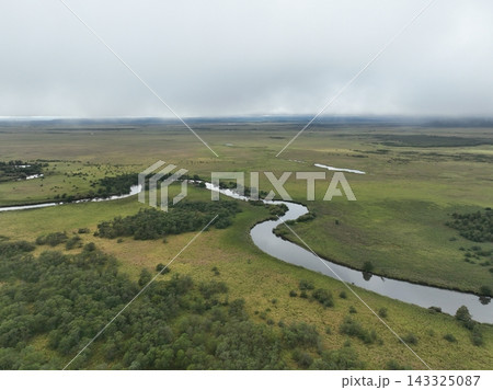 北海道 釧路湿原国立公園 細岡展望台から見る景色が絶景 ドローン空撮 北海道 釧路湿原国立公園 細岡展望台から見る景色が絶景 ドローン空撮 143325087