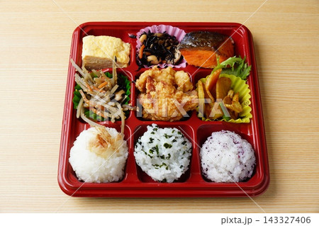 シャケ幕の内弁当 143327406