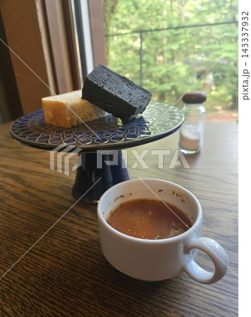 カフェモーニング 143337932