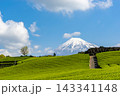 《静岡県》日本の絶景 春の青空と富士山と茶畑 143341148