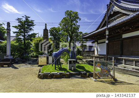 四国八十八箇所70番　本山寺　夫婦馬　香川県三豊市 143342137