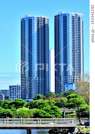 浜離宮恩賜庭園から見る勝どき・月島の超高層タワーマンション ザ 豊海タワー マリン&スカイ 浜離宮恩賜庭園から見る勝どき・月島の超高層タワーマンション ザ 豊海タワー マリン&スカイ 143342292