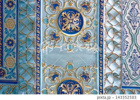 Intricate Hand-Woven Tunisian Carpet with Vintage Design 143352583