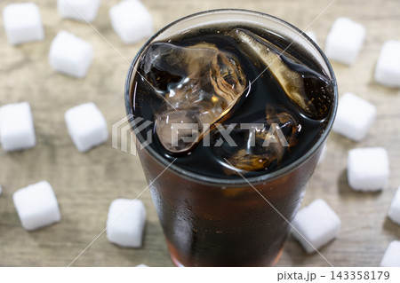 炭酸飲料 砂糖 143358179