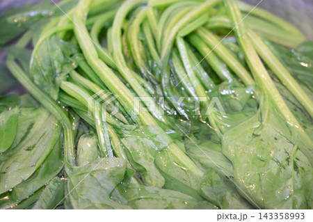 ほうれん草 茹でる ほうれん草 茹でる 143358993