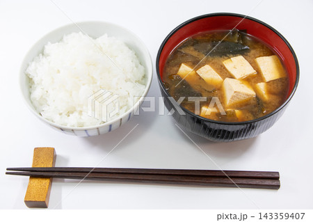 ご飯と味噌汁 ご飯と味噌汁 143359407