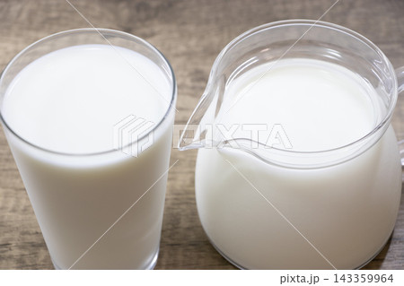 牛乳 牛乳 143359964