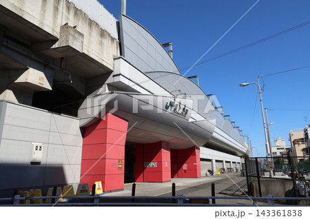 阪和線　鶴ヶ丘駅の高架駅 143361838