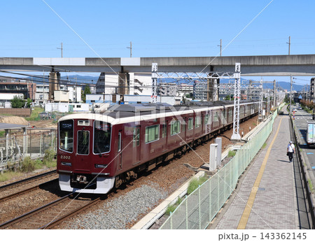 阪急京都線　南茨木駅付近を走る2300系特急 143362145