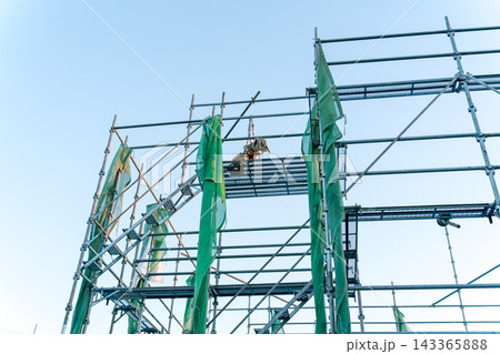 住宅新築工事の足場 住宅新築工事の足場 143365888