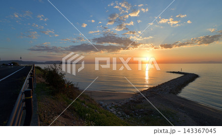 淡路島西海岸 サンセットラインの夕景 淡路島西海岸 サンセットラインの夕景 143367045