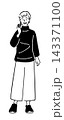 元気でおしゃれなシニア女性 143371100