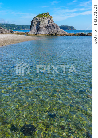 岩手県宮古市 浄土ヶ浜の透き通る海と奇岩 東日本大震災被災地の美しい海岸風景 岩手県宮古市 浄土ヶ浜の透き通る海と奇岩 東日本大震災被災地の美しい海岸風景 143372028
