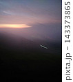 雲海　光の点灯 143373865