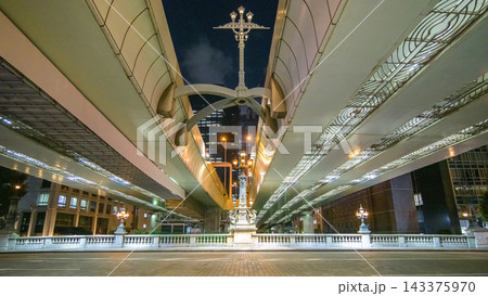夜の日本橋 日本国道路元標と首都高速 夜の日本橋 日本国道路元標と首都高速 143375970