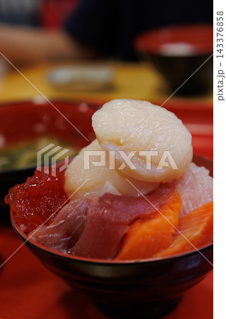 八戸市魚菜小売市場|パック刺身を選んで味わう海鮮朝食 八戸市魚菜小売市場|パック刺身を選んで味わう海鮮朝食 143376858