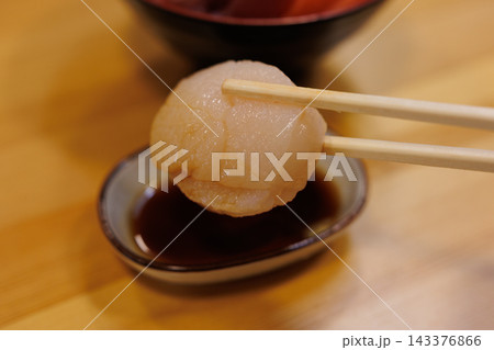 八戸市魚菜小売市場｜パック刺身を選んで味わう海鮮朝食 143376866
