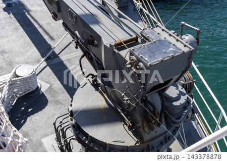 砕氷艦しらせ・艦尾のクレーン 砕氷艦しらせ・艦尾のクレーン 143378878
