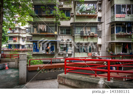 中国・重慶のディープな住宅街、七星崗のレトロなマンションと生活感 中国・重慶のディープな住宅街、七星崗のレトロなマンションと生活感 143380131